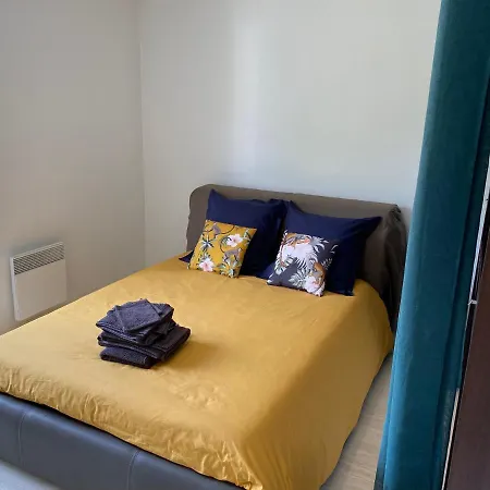 Appartement avec terrasse proche mer Appartement *